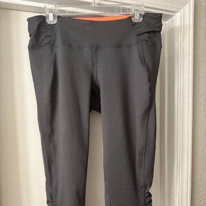 Gray Workout Capris With Ruched Details
